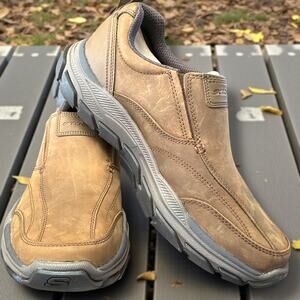 NIB Men's 9 SKECHERS Relaxed Fit Respected Lowry Tan Casual Loafers Hiking Shoes